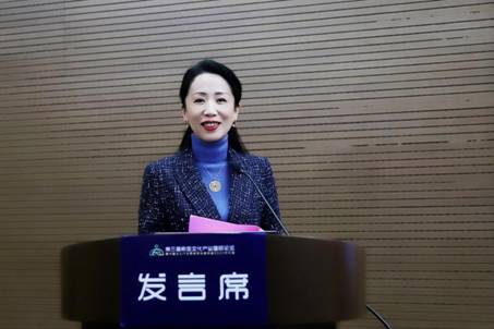 快盈VIII官网副经理 张捷 教授主持论坛开幕_看图王